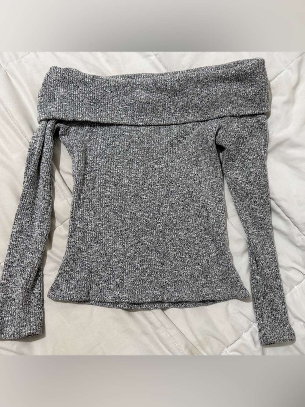 Gray Off-the-Shoulder Ribbed Knit Sweater